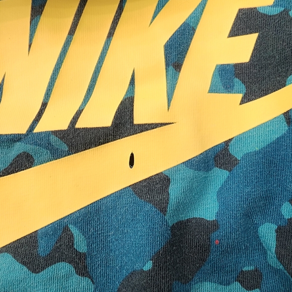 Nike Camo Tee and Neon Shorts Set - Picture 4 of 11